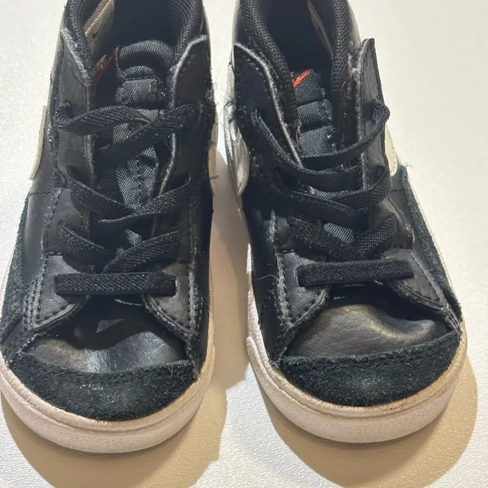 Nike Black Blazer Mid 77  High-Top Sneakers - 7C - Picture 3 of 5